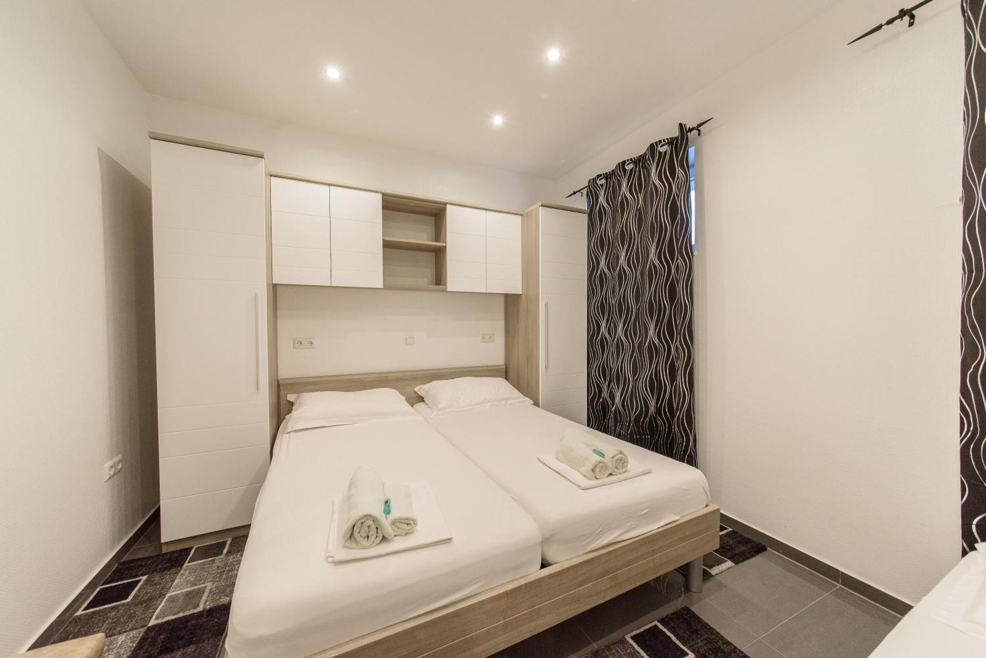 Jeli Apartments Starigrad Paklenica Ruang foto