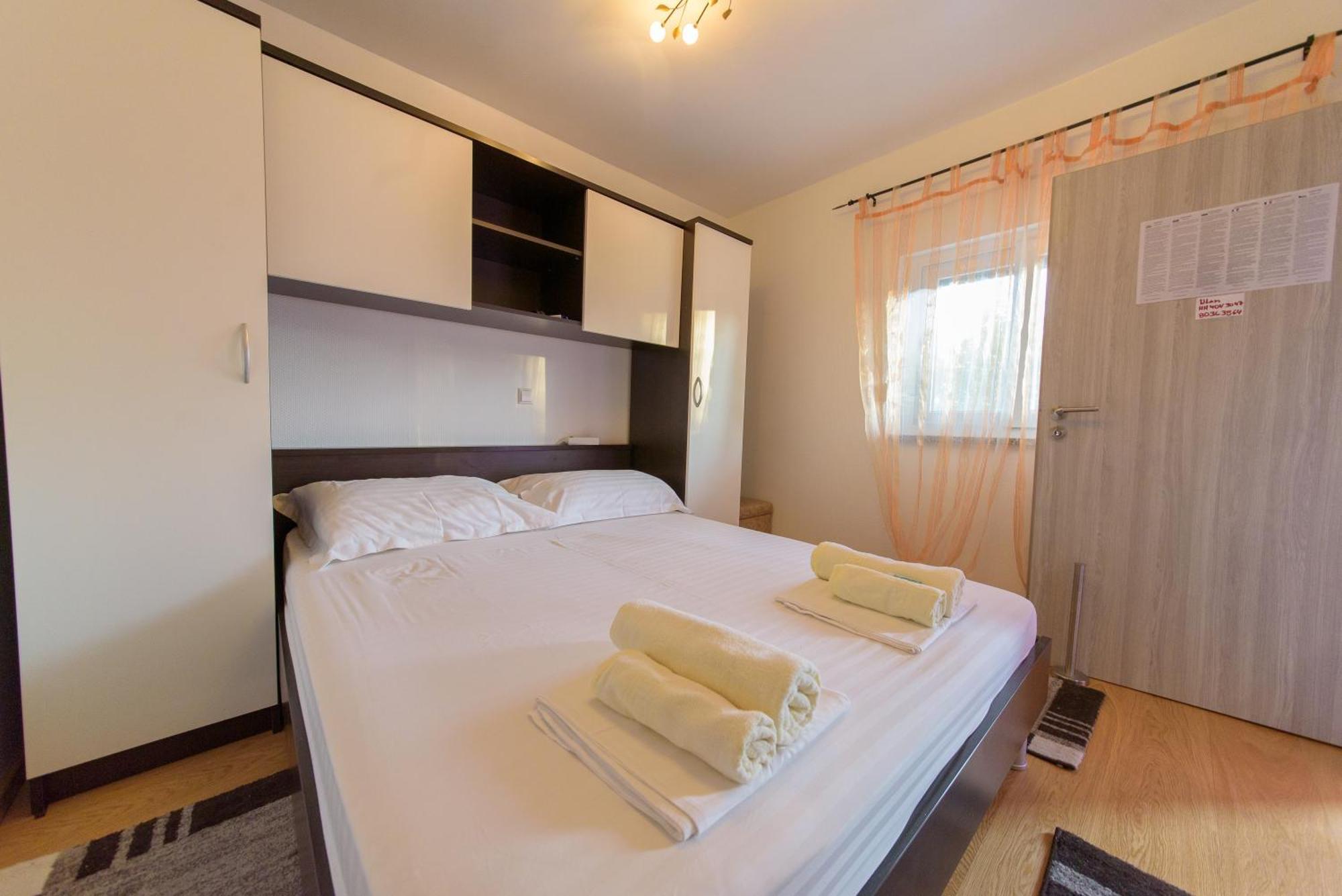 Jeli Apartments Starigrad Paklenica Ruang foto
