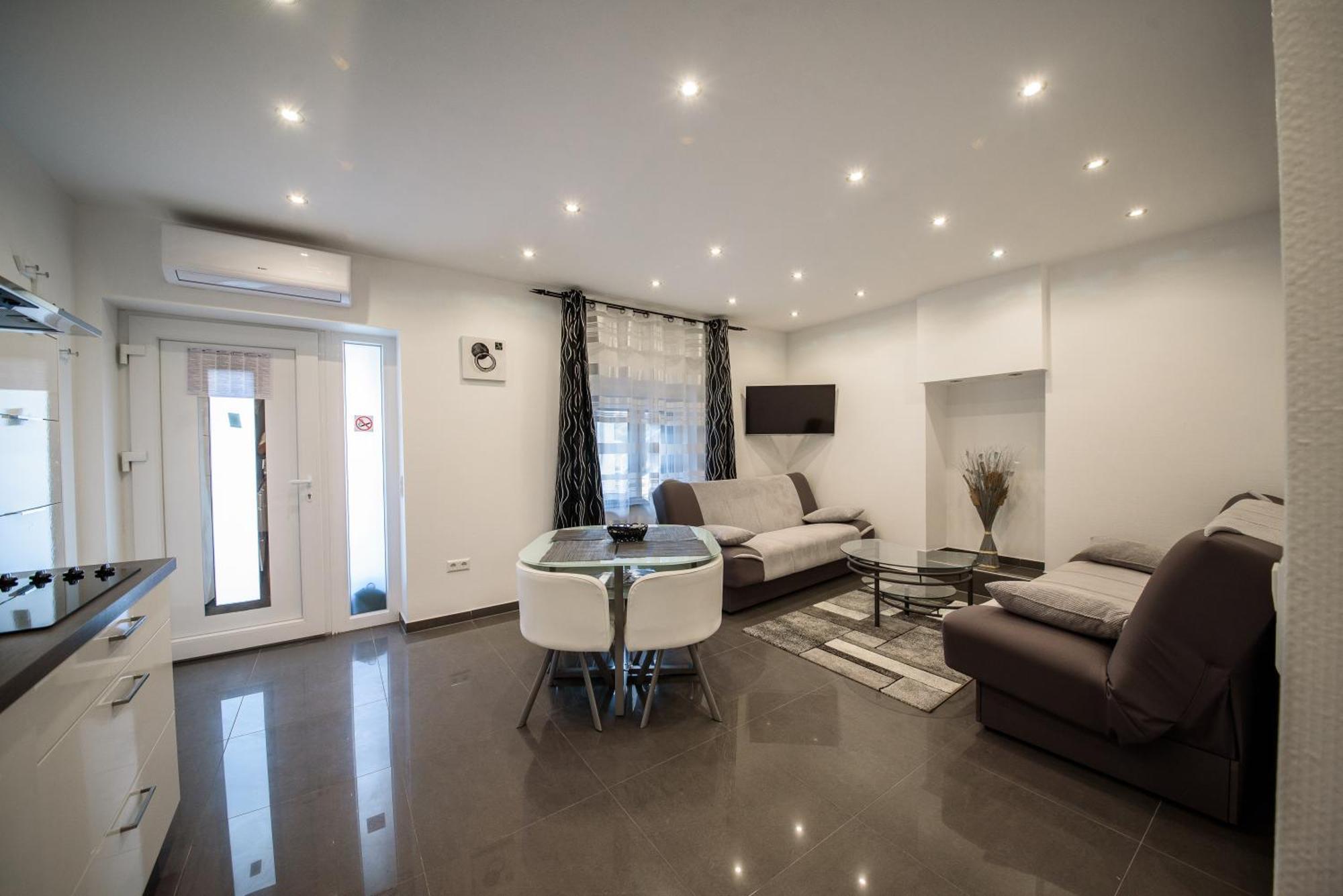 Jeli Apartments Starigrad Paklenica Ruang foto