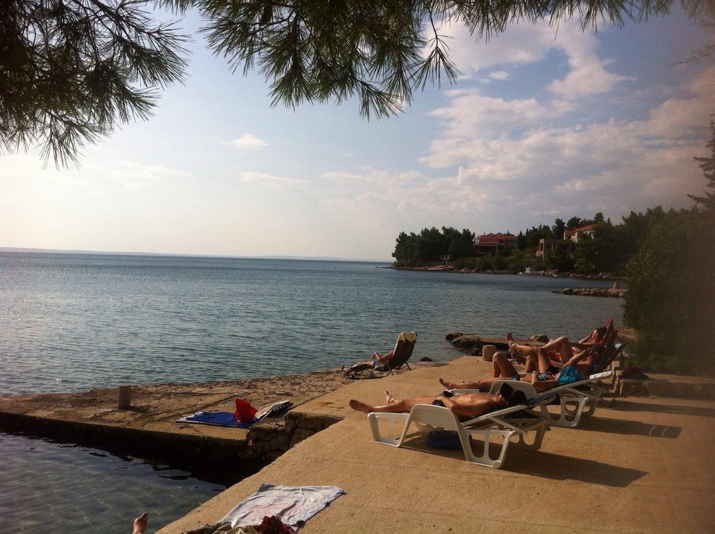 Jeli Apartments Starigrad Paklenica Bagian luar foto