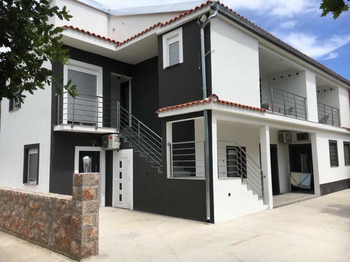 Jeli Apartments Starigrad Paklenica Bagian luar foto