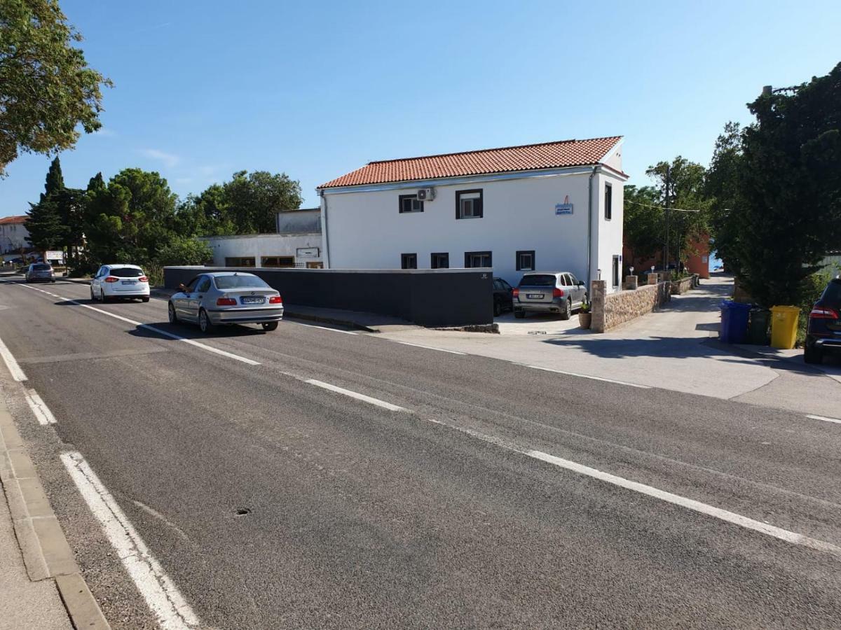 Jeli Apartments Starigrad Paklenica Bagian luar foto