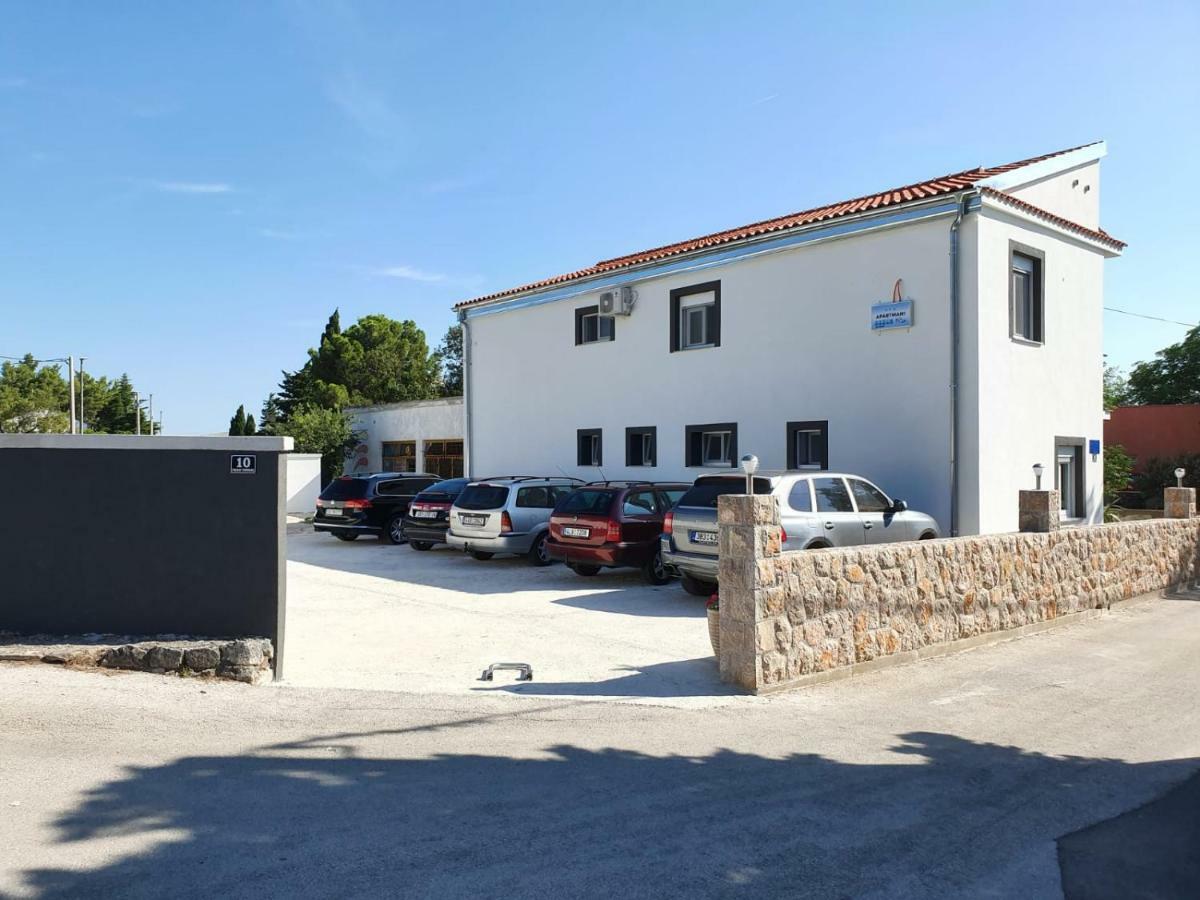 Jeli Apartments Starigrad Paklenica Bagian luar foto
