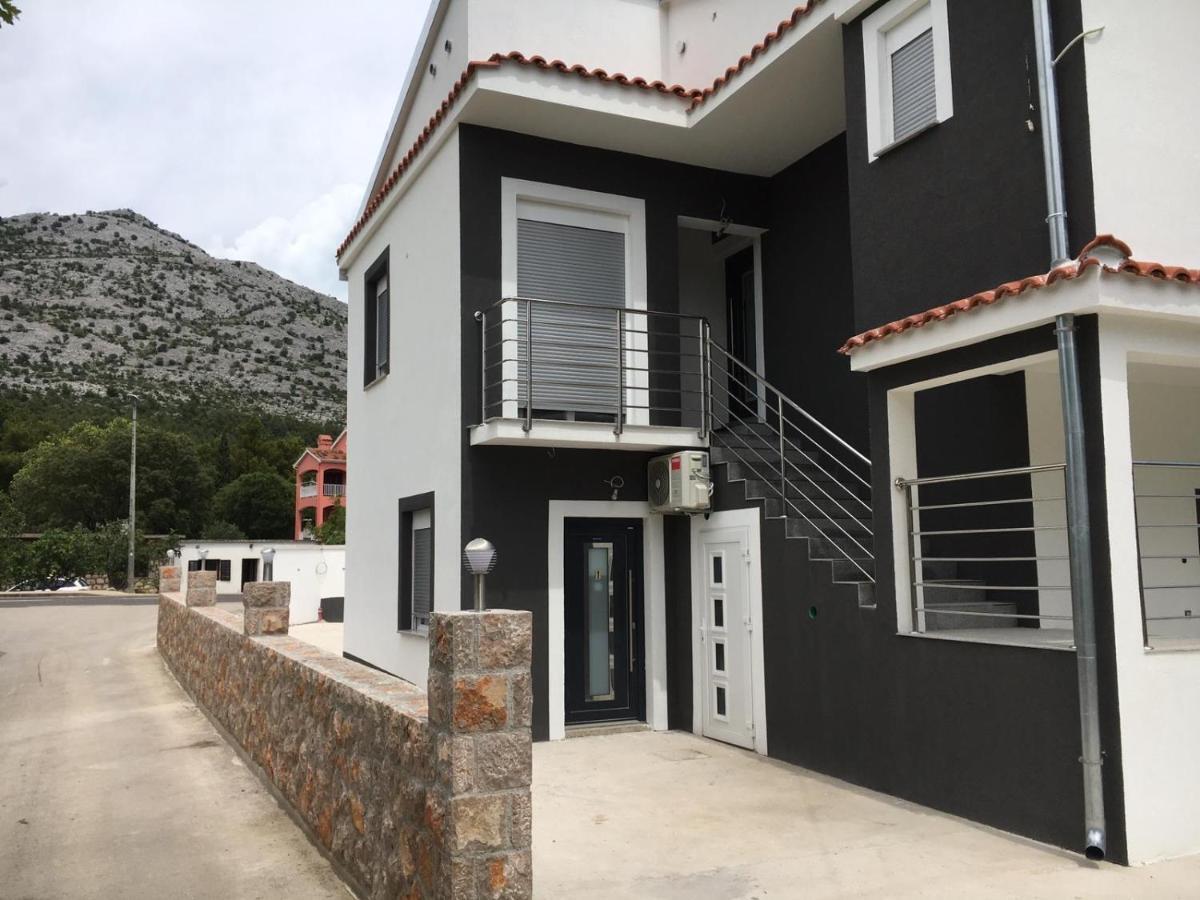 Jeli Apartments Starigrad Paklenica Bagian luar foto