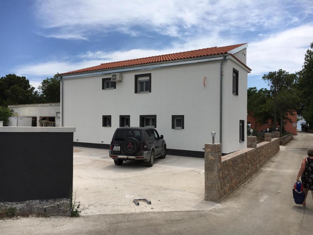 Jeli Apartments Starigrad Paklenica Bagian luar foto